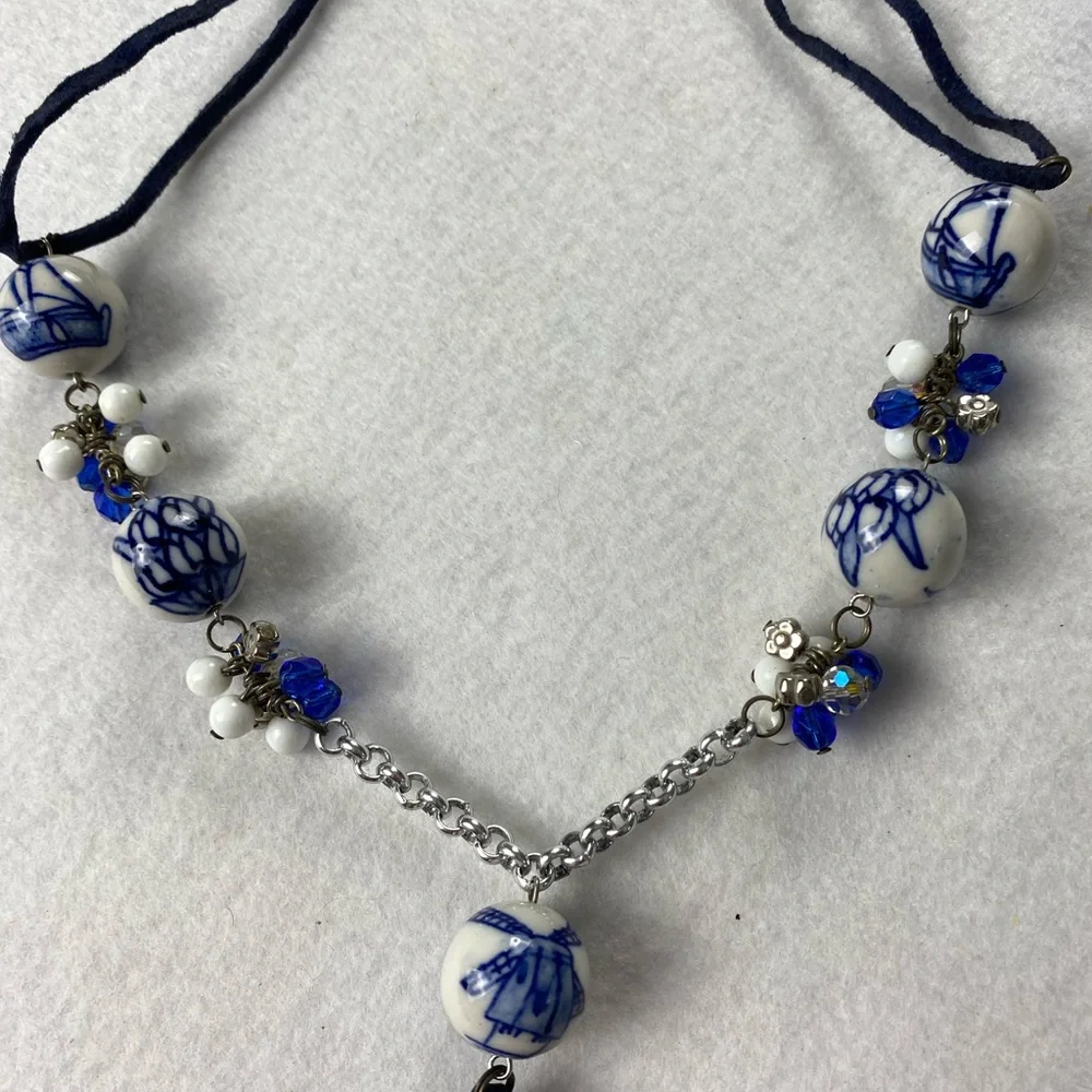 Elegant Blue & White Porcelain Chinoiserie Beaded Tassel Necklace Suede Cord 18”